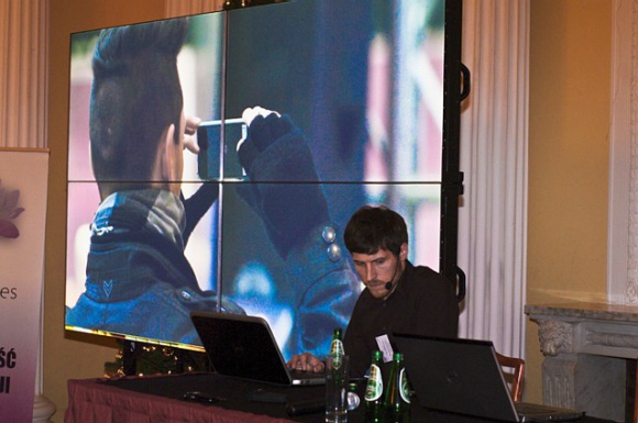 Konferencja Digital Signage Summit pod patronatem Signs.pl BIZNES, Media i PR - Kolejna konferencja z cyklu Digital Signage Summit odbędzie się 19 marca w Warszawie. Aby poszerzyć wiedzę na temat technologii stosowanych w komunikacji cyfrowej wystarczy się zarejestrować - udział w spotkaniu objętym patronatem Signs.pl jest bezpłatny.