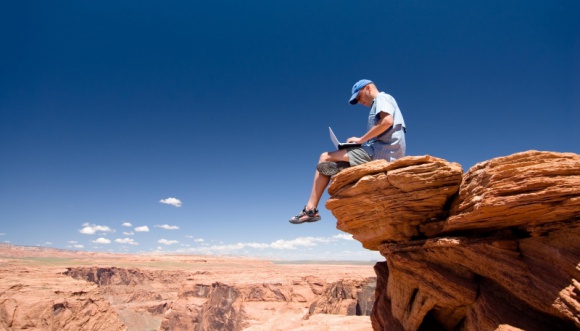 Holistic yield na dmexco 2016 Za nami dmexco 2016 - jedna z największych i najwa BIZNES, Media i PR - Kierunkiem rozwoju reklamy on-line, coraz wyraźniej staje się kooperacja dwóch, nieco odmiennych światów. Chodzi o sprzedaż bezpośrednią oraz programmatic – ich połączenie szyldem holistic yield management. Na czym polega ten trend i jakie korzyści wynikają z jego wykorzystania?