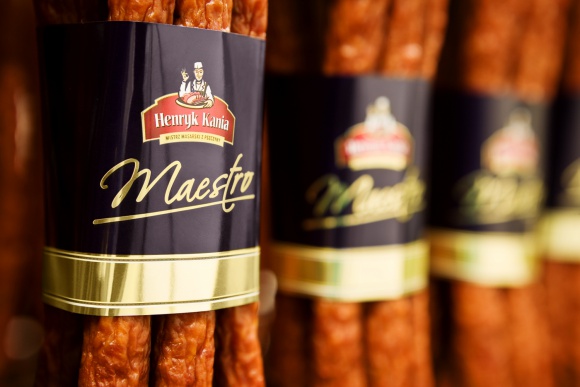 Marka Maestro wśród Młodych Marek Sukcesu BIZNES, Media i PR - Maestro – wiodąca marka produktowa Zakładów Mięsnych Henryk Kania S.A. – otrzymała wyróżnienie w plebiscycie „Młoda Marka Sukcesu“ organizowanym przez wiodący ogólnopolski dziennik „Rzeczpospolita“.