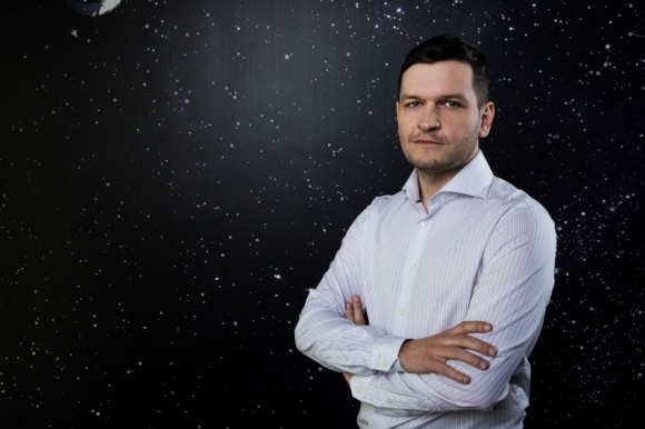 Black Friday i Cyber Monday – czyli jak przygotować się do listopadowego szału BIZNES, Media i PR - Black Friday i Cyber Monday. Jak dobrze przygotować się na te dni i maksymalnie wykorzystać ich potencjał? O tym w najnowszym artykule Bartosza Michalaka – marketing managera Senuto.