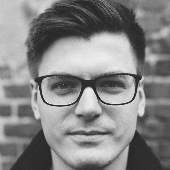 Zmiany w algorytmie Facebooka – jak sobie z nimi radzić? BIZNES, Media i PR - W ciągu kilku ostatnich miesięcy Facebook dokonał transformacji. Jedną z nich jest zmiana algorytmu odpowiedzialnego za wyświetlane w News Feedzie treści. Marki będą musiały zmienić strategię reklamową, aby zwiększyć zasięg organiczny i wywołać zaangażowanie użytkowników.