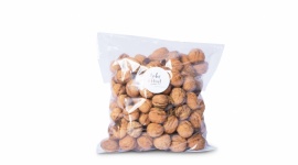 Zdrowe przekąski w biurze – bakalie i suszone owoce BIZNES, Media i PR - Kiedy w pracy, między posiłkami dopada Was głód, lub po prostu chcecie coś przekąsić, po co najczęściej sięgacie? Zazwyczaj niestety po niezdrowe i kaloryczne przekąski, które dostępne są na każdym kroku. Czas to zmienić i zastąpić je bakaliami oraz suszonymi owocami.