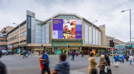 Biznesy, które najchętniej korzystają z cyfrowej reklamy DOOH