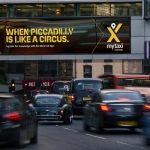 Skuteczna reklama DOOH – od czego zależy jej sukces?