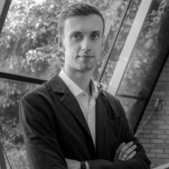 Dokąd zmierza rynek aplikacji mobilnych? BIZNES, Media i PR - Stale wzrastająca liczba użytkowników urządzeń mobilnych sprawiła, że rynek aplikacji przeżywa swój złoty okres. Jego wartość wynosi już prawie 35 miliardów dolarów. Jaka przyszłość czeka aplikacje? Które z nich spotykają się z najlepszym odbiorem?