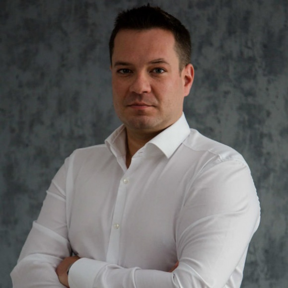 Sztuczna inteligencja – droga do rewolucji wideo marketingu? BIZNES, Media i PR - AI do realizacji celów sprzedażowych. Wiele wskazuje na to, że niebawem treści wideo będą kształtowane głównie przez sztuczną inteligencję. Czy czeka nas zatem rewolucja w wideo marketingu?