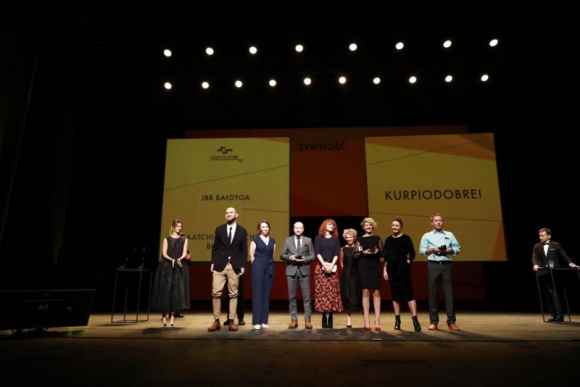 Kampania „Kurpiodobre!” JBB Bałdyga ze złotą statuetką Effie Awards 2018 BIZNES, Media i PR - 29 października w Teatrze Wielkim w Warszawie odbyła się XIX edycja Gali Effie Awards. Podczas wydarzenia jury wręczyło 55 nagród w 24 kategoriach najlepszym reklamodawcom i ich twórcom za najbardziej efektywne działania marketingowe zrealizowane w 2017 roku.