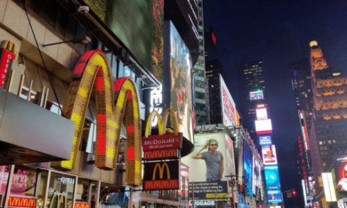 Cyfrowa reklama zewnętrzna wychodzi na pozycję lidera