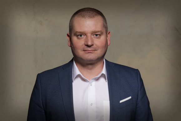 Grzegorz Kowalczuk Business Development Directorem w AżTuNagle BIZNES, Media i PR - Od marca br. do zespołu AżTuNagle, butiku kreatywnego specjalizującego się w tworzeniu zintegrowanych kampanii 360, dołączył Grzegorz Kowalczuk. Objął nowo utworzone stanowisko Business Development Directora.