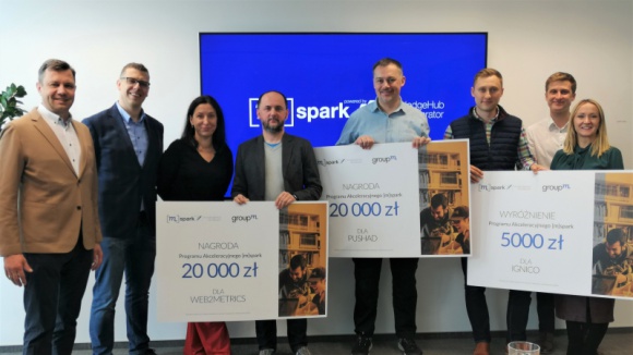[m]spark przyspiesza rozwój biznesów z branży MarTech BIZNES, Media i PR - Współpracę ze startupami z akceleratora podjęły m.in. marki Ford, Biedronka, mBank oraz inni klienci GroupM z branży finansowej, telecom czy retail. Do grona partnerów drugiej edycji dołączył Facebook, zaś grono mentorów wesprze m.in. Izabela Albrychiewicz, CEO GroupM.