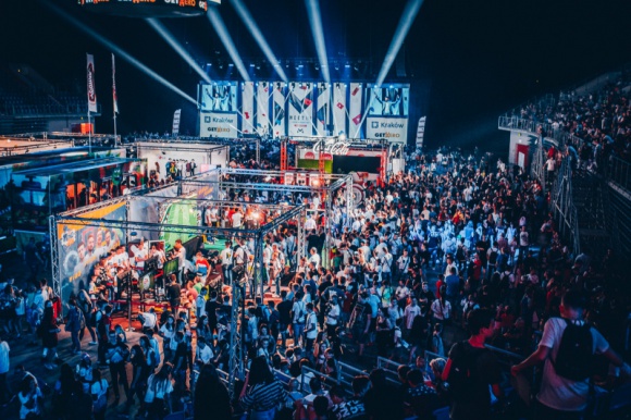 MeetUp®, czyli święto twórców internetowych oraz ich fanów BIZNES, Media i PR - MeetUp®, czyli największe w Polsce wydarzenie podczas, którego można spotkać prawie 200 twórców internetowych w zeszłym roku zgromadziło 22. tys. uczestników. Czy w tym roku będzie ich jeszcze więcej?