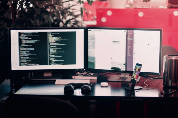 Wszystko co musisz wiedzieć o invalid traffic BIZNES, Media i PR - Invalid Traffic, czyli nieprawidłowy ruch w Internecie, obejmuje wszystkie kliknięcia lub wyświetlenia, które mogą sztucznie zawyżać koszty reklamodawcy czy zarobki wydawcy. Pod tym pojęciem kryją się także przypadkowe kliknięcia użytkowników.