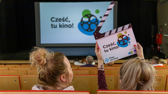 Kino rusza w Polskę – Plan na kino w Twoim mieście BIZNES, Media i PR - Kino objazdowe rusza w Polskę z najnowszymi hitami. Organizator: Outdoor Cinema