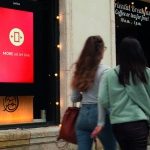 Reklama DOOH i jej wpływ na pokolenie Millenialsów