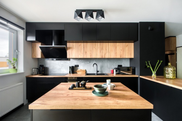 EKO-wnętrza. Nowość od dewelopera rodem z Francji Nieruchomości, BIZNES - Bouygues Immobilier Polska znalazł pomysł na wnętrza urządzone w zgodzie z naturą. Zachęca do wyboru materiałów od producentów, którzy dbają o środowisko przy produkcji drewnianych podłóg, farb, płytek oraz armatury.