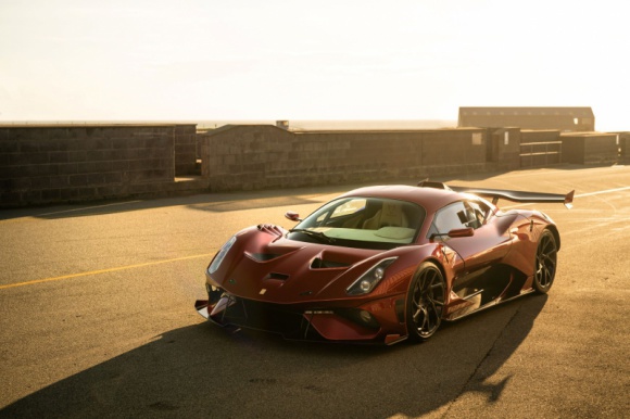 Legenda wraca na drogę Motoryzacja, BIZNES - Po wznowieniu kultowej współpracy w 2019 r., Goodyear ponownie łączy siły z Brabham Automotive, aby wyposażyć drogowy model samochodu BT62R w opony Eagle F1 SuperSport RS.