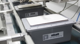 Trendy w rozwiązaniach RFID IT i technologie, BIZNES - Czy technologia RFID sprawdzi się zarówno na produkcji, jak i w branży… lotniczej? Okazuje się, że tak. Poniżej przedstawiamy najbardziej popularne trendy i zastosowania RFID.
