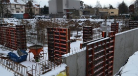 Rezydencja Winiary pozwala na zmiany w projekcie mieszkań Nieruchomości, BIZNES - W inwestycji Rezydencja Winiary w Poznaniu nadal możliwe jest wprowadzenie zmian w projekcie mieszkań przez klienta, dzięki trwającym pracom nad podziemną halą garażową. Aktualnie w sprzedaży pozostało pięć dużych lokali 3-pokojowych.