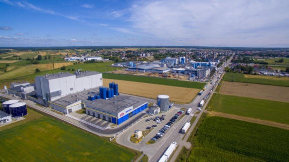MLEKOVITA stawia na produkcję przyjazną środowisku Przemysł spożywczy, BIZNES - Kierując się przekonaniem, że ochrona środowiska naturalnego jest niezbędna do wytwarzania produktów wspierających zdrową i zrównoważoną dietę, MLEKOVITA od lat stawia na zrównoważony rozwój, obejmujący wszystkie aspekty jej działalności.